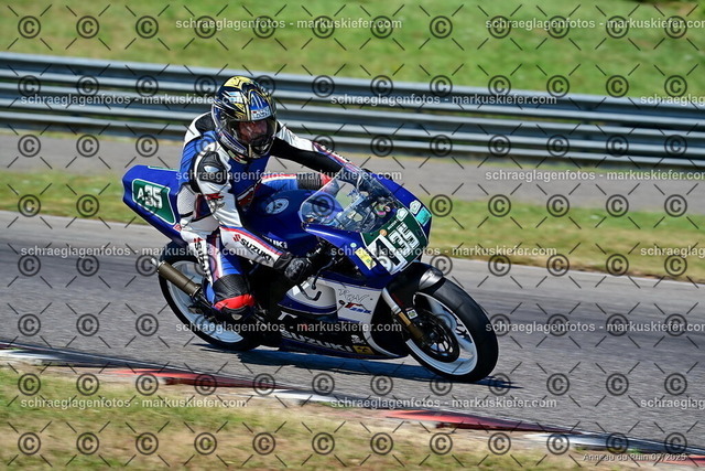 25bc03-0429 | markuskiefer.com - Realisiert mit Pictrs.com