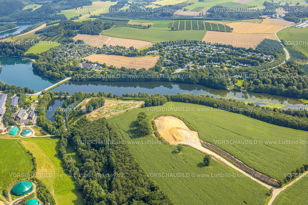 Meschede250807180 | Luftbild, Baustelle bei Obermielinghausen, Vorbecken Mielinghausen Henne mit Knaus Campingpark Hennesee und links Feriendorf Hennesee, Enkhausen, Meschede, Sauerland, Nordrhein-Westfalen, Deutschland
