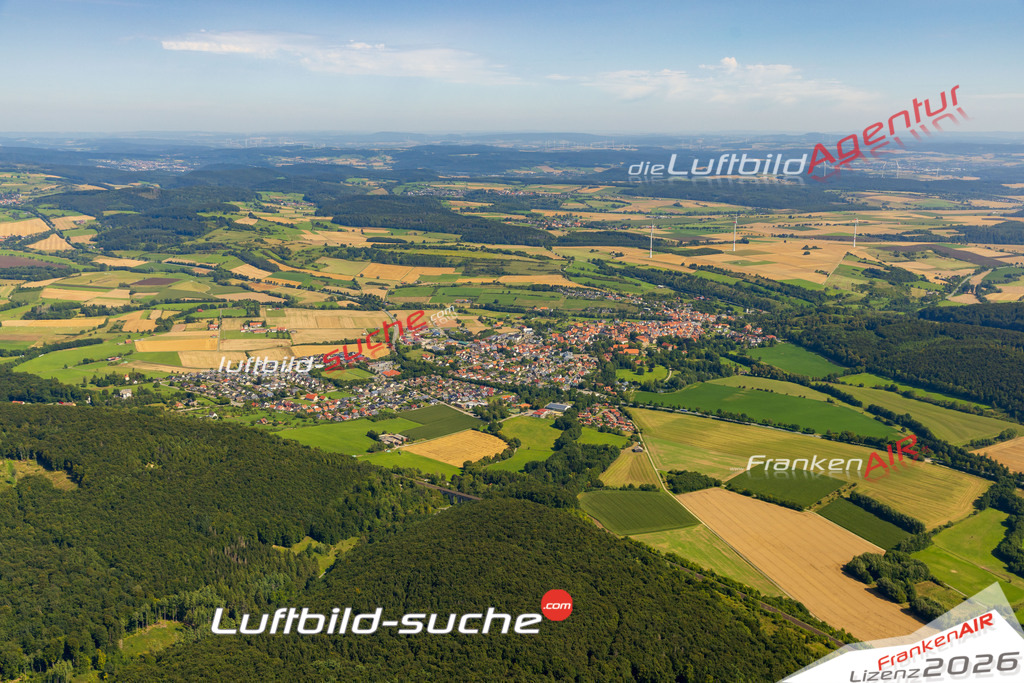 Vs Google Maps Willebadessen - Die Luftaufnahme wurde 2025 vom UL-Flugzeug heraus erstellt ( keine Drohnenaufnahme ) - Hochauflösende Luftaufnahme - für Wandbilder und großformatige Ausdrucke geeignet. Das besondere Geschenk!Hier alle&nbsp;Infos zur Lizenzierung der LuftaufnahmeWir fliegen auch dieses Jahr wieder in Ihre Region um Luftbilder zu erstellen.- Luftbild anfragen