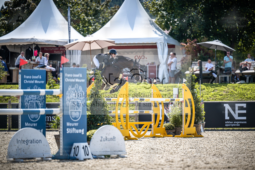 DOS_6887 | Entdecke hochwertige Reitturnierfotos von Foto Oger. Professionell, emotional und authentisch – jetzt Lieblingsmomente im Shop bestellen. - Realisiert mit Pictrs.com