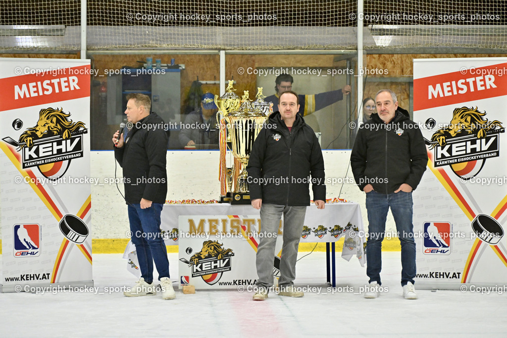 ESC Sparkasse Steindorf Meister 2025/26 | KEHV, Kärntner Eishockeyverband Präsident Michael Herzog Löschnig, KEHV SIEGFRIED BREIML, KEHV Michael Baumer, ESC Sparkasse Steindorf Meister 2025/26, ESC Sparkasse Steindorf Meister 2025/26 am 08.03.2026 in Althofen (Stadthalle Althofen), Austria, (Photo by Bernd Stefan)