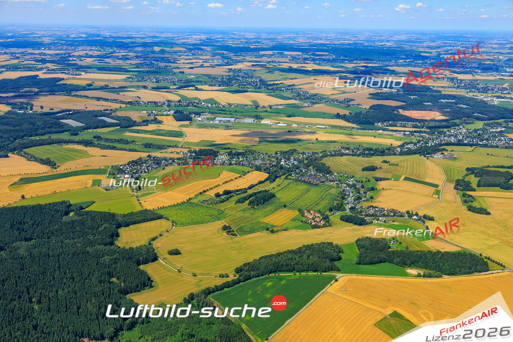 Die Luftaufnahme der Stadt Jahnsdorf-erzgebirge wurde vom UL-Flugzeug heraus erstellt ( keine Drohne )- hohe Auflösung für beste Qualität