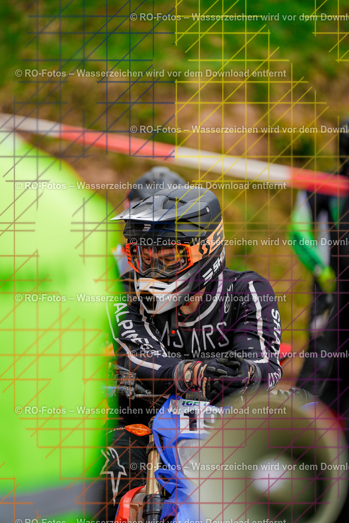 5 Lauf Mernes-32 | Sportfotografie von RO-Fotos: Motorsport, Motocross, Enduro, Laufveranstaltungen und Triathlon. Professionelle Fotos von Sportlern und Events. - Realisiert mit Pictrs.com