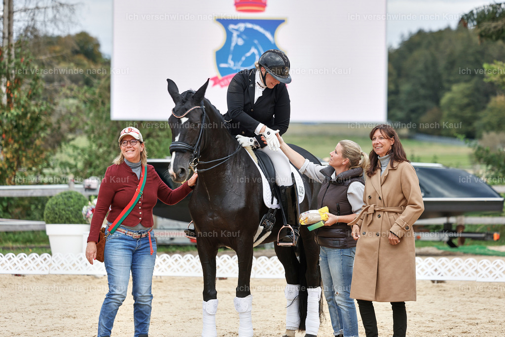 04_1-Siegerehrung-Dressur M__ -StoibPH-StoibPH-2706 | working equitationturnier fotograf videograf stoibphotography marixx film working equitation deutschland reitsport turnierfotografie eventfotografie equestrian events
