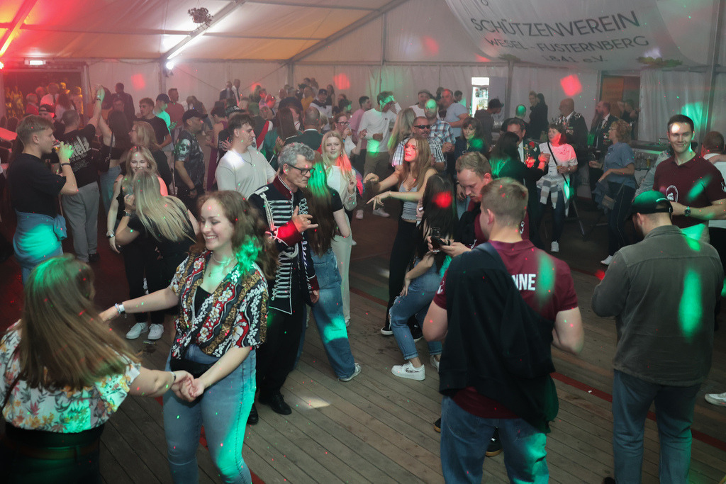 top-top.de-250530-160 | Foto, Video, Fotografie, Videografie, Fotobox, DJ, Discjockey, Musik, Musikbox, Veranstaltung, Photobooth, Amazon, Ebay, Buchtipp, Bestseller, Autor, Verlag, Buch, Wesel, Hamminkeln, NRW, Dinslaken, Rees, Drohne, Hochzeit, Party, Fotobox, Wesel, Fotograf