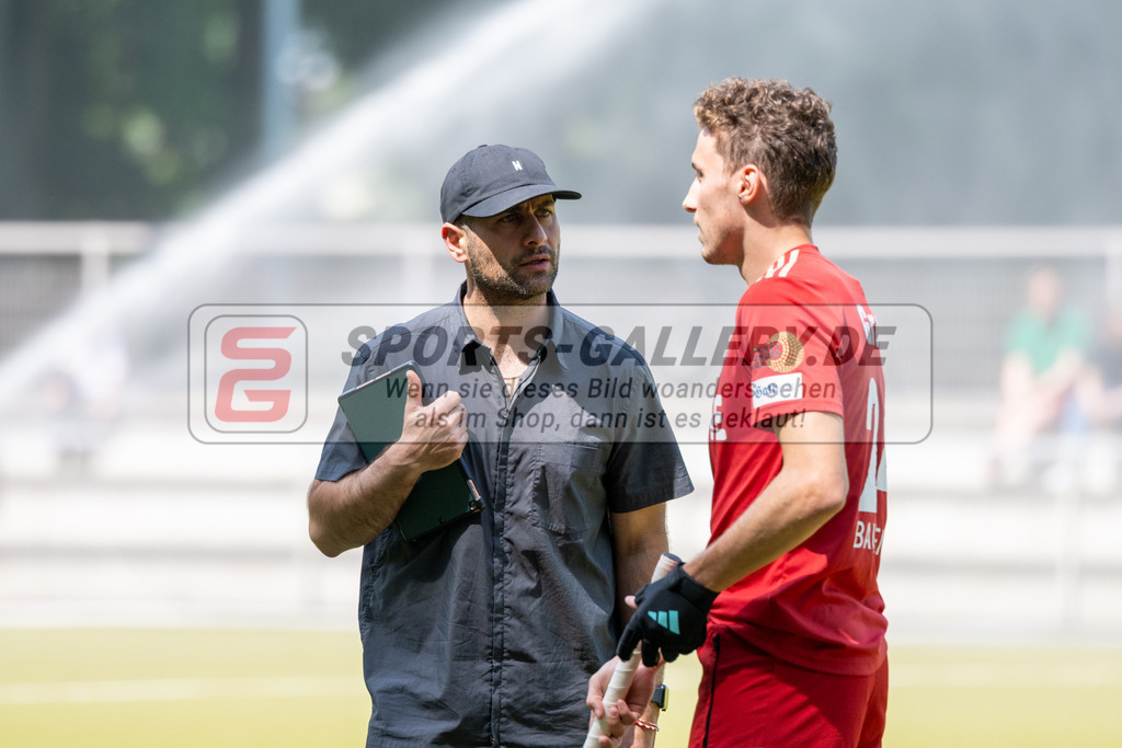 SFE_20240511_0005 | Krefeld, Deutschland, 11.05.2024: Pasha Gademann (Rot-Weiss Köln), Johannes Grosse (Rot-Weiss Köln) in Aktion waehrend des Spiels der Feldhockey 1. Bundesliga Herren zwischen Crefelder HTC - Rot Weiss Köln im Gerd-Wellen-Hockeyanlage am 11.05.2024 in Krefeld, Deutschland. (Foto von Stephan Fehrmann)

Krefeld, Germany, 11.05.2024: Pasha Gademann (Rot-Weiss Köln), Johannes Grosse (Rot-Weiss Köln) in action during the game of Feldhockey 1. Bundesliga Herren between Crefelder HTC - Rot Weiss Köln in Gerd-Wellen-Hockeyanlage at 11.05.2024 in Krefeld, Deutschland. (Foto from Stephan Fehrmann)