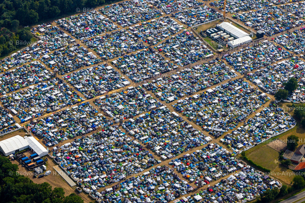 Luftbild Weeze-5250 | Luftaufnahme Gelände des " PAROOKAVILLE - Electronic Music Festival " in Weeze - Realisiert mit Pictrs.com