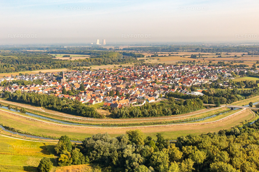 Luftbild: Ortsansicht von Süden im Ortsteil Rußheim in Dettenheim im Bundesland Baden-Württemberg in Deutschland. Foto: IMG_094767.jpg vom 24.09.2016 durch Werner Riehm/FLY-FOTO.de