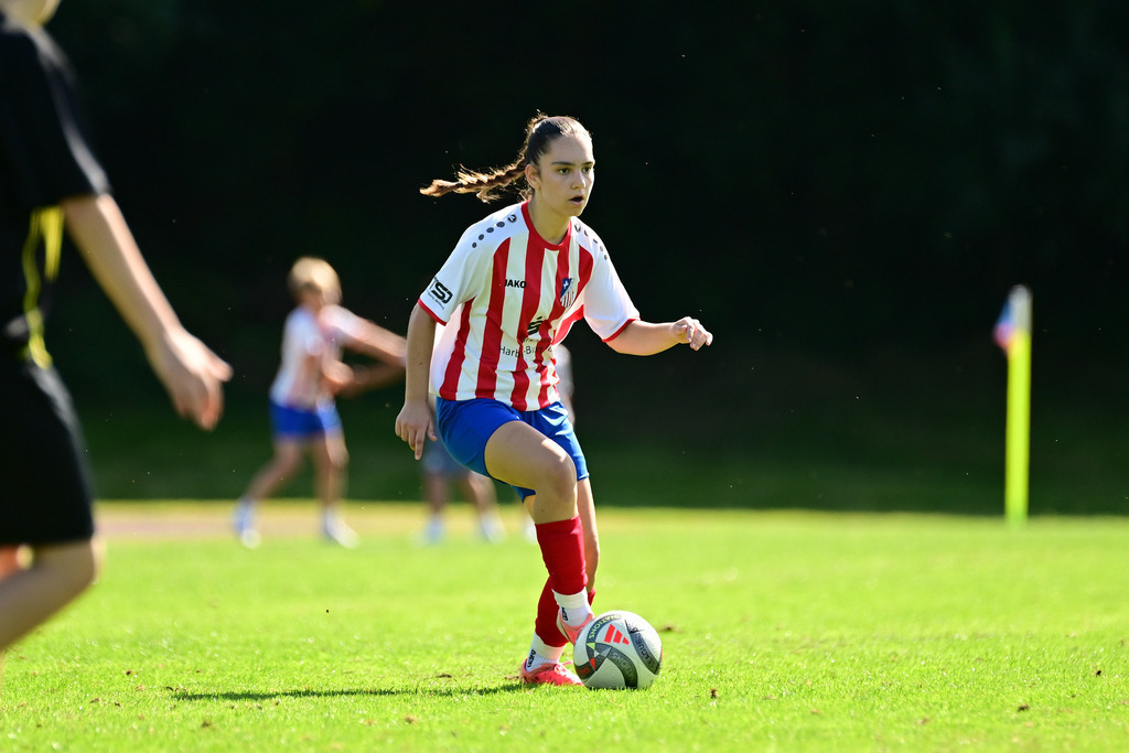 Fußball I Juniorinnen I Saison 2025-2026 I Oberliga Niedersachsen I 2. Spieltag I FC Rosengarten - ATSV Scharmbeckstotel | Der Sportfotograf. - Realisiert mit Pictrs.com