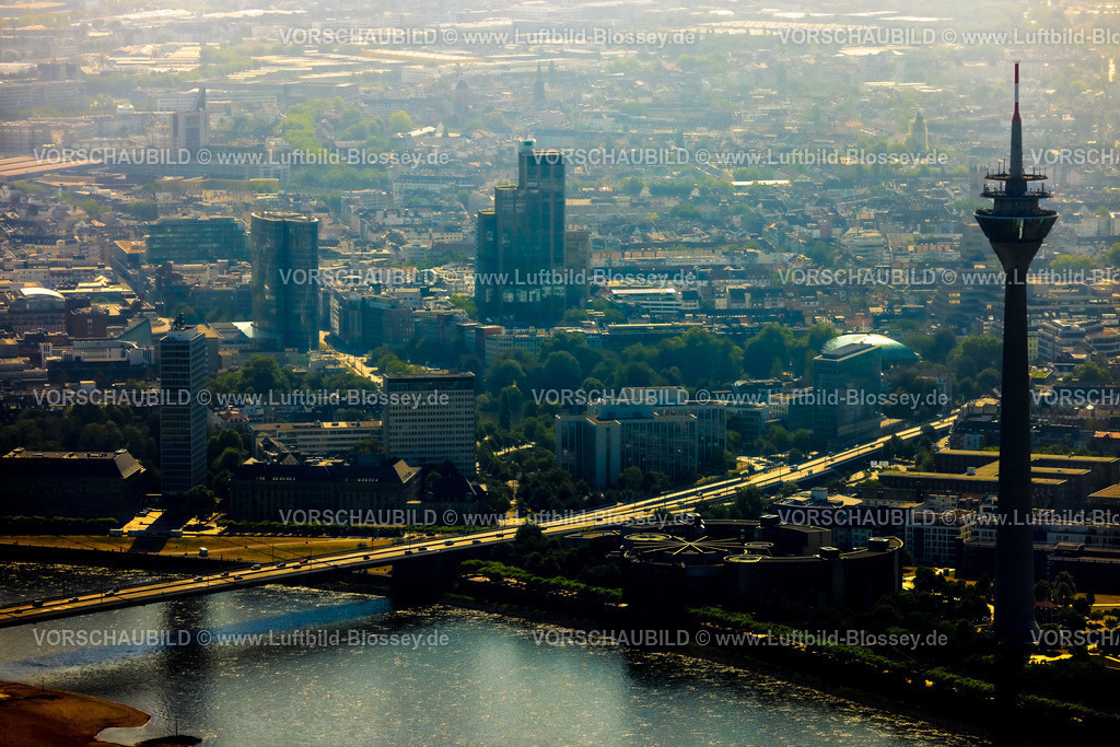 Duesseldorf220700820 | Luftbild, Landtag Nordrhein-Westfalen im Nebel, Rheinturm, Rheinkniebrücke, Hafen, Düsseldorf, Rheinland, Nordrhein-Westfalen, Deutschland