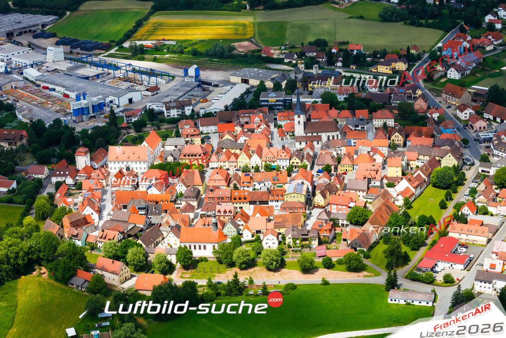 Die Luftaufnahme der Stadt Schlüsselfeld wurde vom UL-Flugzeug heraus erstellt ( keine Drohne )- hohe Auflösung für beste Qualität