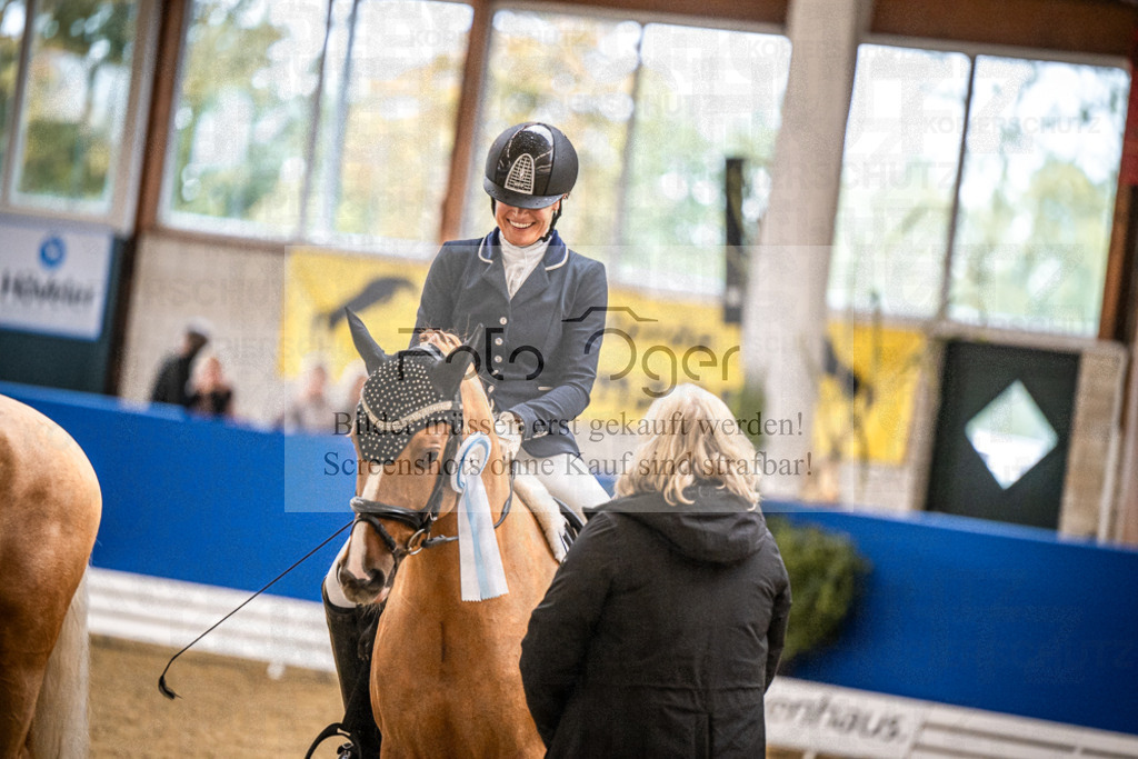 DOS_0021 | Entdecke hochwertige Reitturnierfotos von Foto Oger. Professionell, emotional und authentisch – jetzt Lieblingsmomente im Shop bestellen.Deutschlandweite Turnierfotografie. - Realisiert mit Pictrs.com
