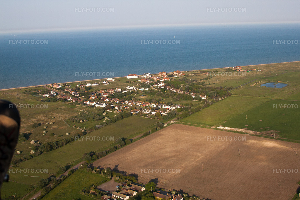 Aerial view: View of the town in Worth in the state England, Great Britain. – Photo: IMG_50676.jpg taken on 05/27/2012 by Werner Riehm/FLY-FOTO.com – Resolution of the original: 4752 x 3168 px