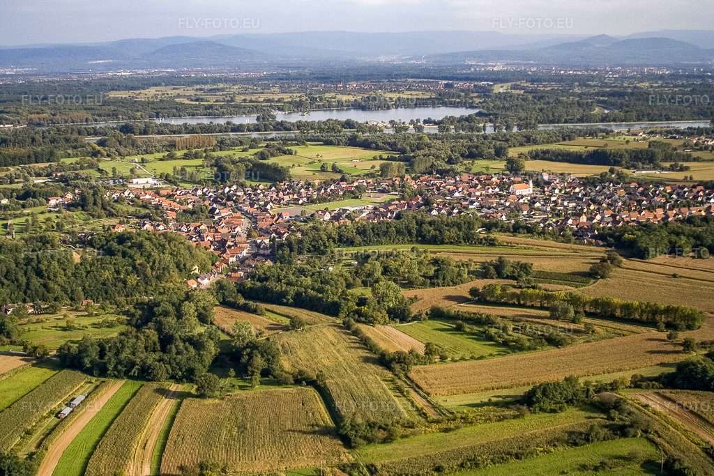 Vue aérienne: Vue de la ville depuis l'ouest à Mothern dans le département Bas Rhin, France – .Photo: IMG_8087.jpg prise le 15/09/2007 par Werner Riehm/FLY-FOTO.eu – Résolution de l'original: 3456 x 2304 px