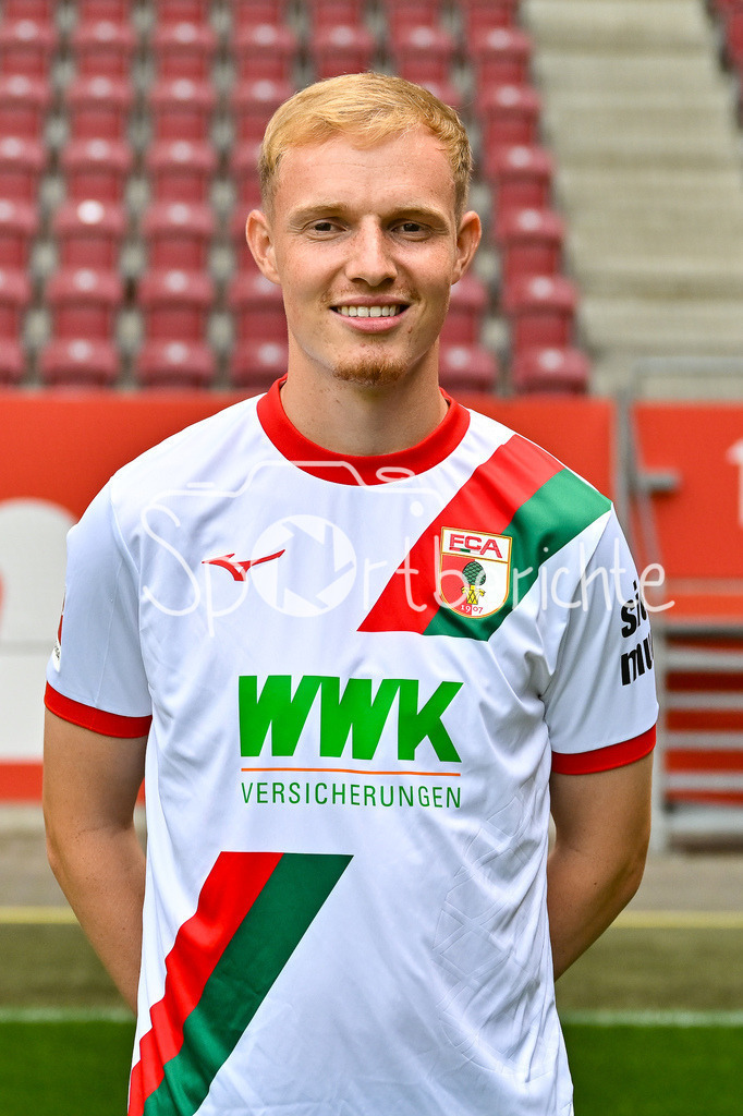 FC Augsburg 2025/26 | Tim BREITHAUPT / Einzelfoto / Freisteller / Media Day FC Augsburg: WWK-Arena am 06.08.2025