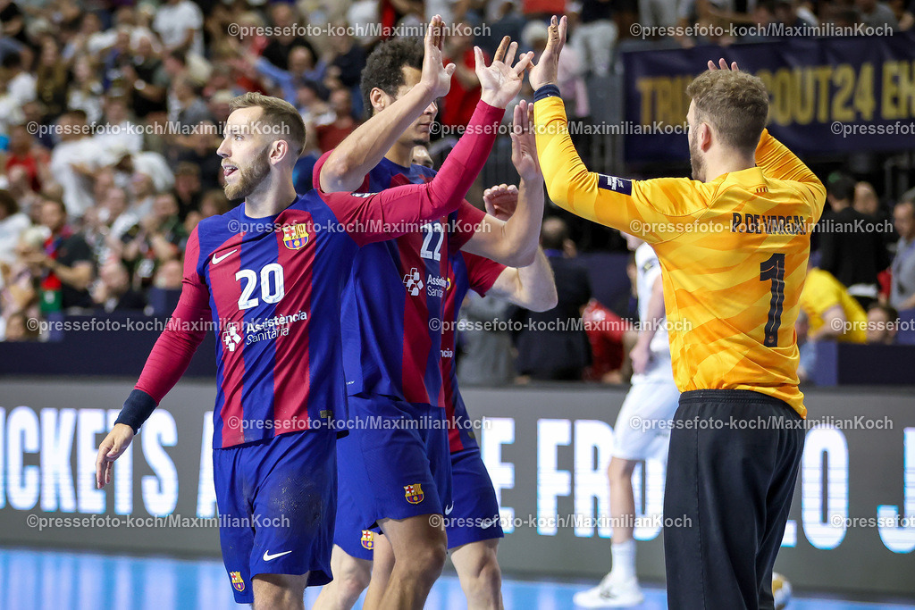 KoeEHF08062402056 | 08.06.2024, Köln, Handball, TruckScout24 EHF FINAL4, Machineseeker Champions League Men, Lanxess-Arena, Halbfinale, THW Kiel - FC Barcelona: Abschlussjubel nach dem 30:18 Sieg