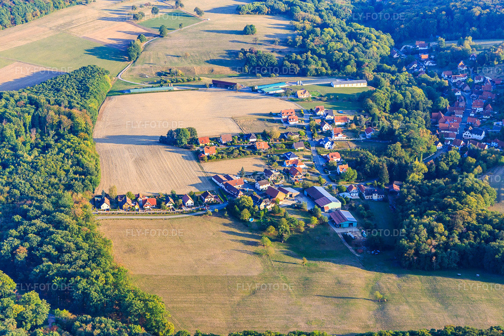Luftbild: Ortsansicht von Norden in Drachenbronn-Birlenbach im Bundesland Bas-Rhin in Frankreich.Foto: IMG_123244.jpg vom 30.09.2020 durch Werner Riehm/FLY-FOTO.deAuflösung des Originals: 5472 x 3648 px