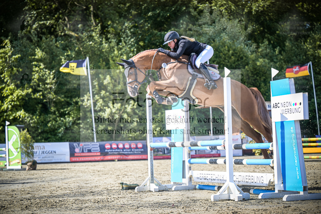 DOS_9021 | Entdecke hochwertige Reitturnierfotos von Foto Oger. Professionell, emotional und authentisch – jetzt Lieblingsmomente im Shop bestellen. - Realisiert mit Pictrs.com