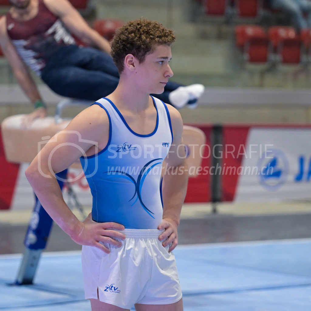 Schweizer Meisterschaften Kunstturnen Mannschaften Männer (A) - 22. November 2025 | Schweizer Meisterschaften Kunstturnen Mannschaften Männer (A)AXA Arena, WinterthurBild: Sportfotografie Markus Aeschimann | www.markus-aeschimann.ch - Realisiert mit Pictrs.com