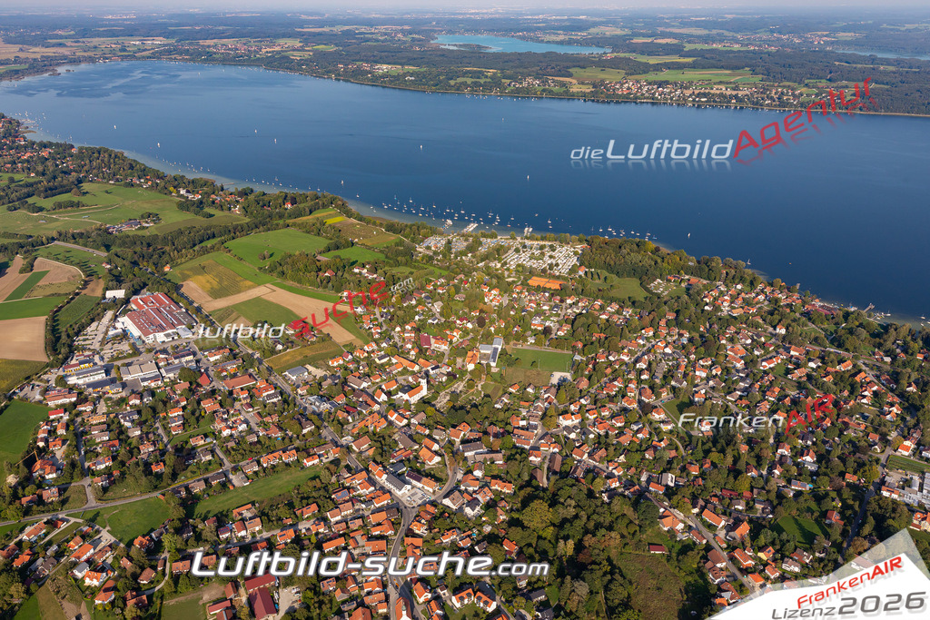 Aktuelles Luftbild von  Utting am Ammersee - Die Luftaufnahme wurde 2020 mittels UL-Flugzeug erstellt ( keine Drohne ) - hochauflösende Kamera-Systeme von  Canon -Beste Qualität - Für grossformatige Ausdrucke geeignet. Die Geschenkidee !