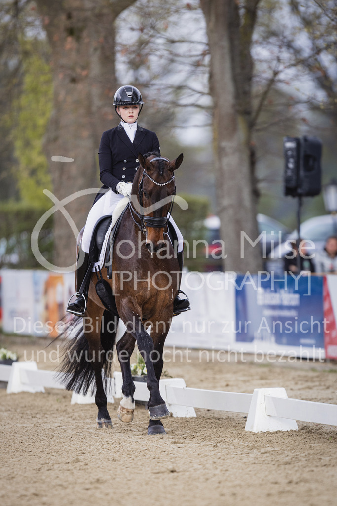 230429_Dressurfestival_S3St-202 | Deine schönsten Turniermomente als professionelle Fotos! Entdecke hochwertige Pferdesport-Fotografie im Online-Shop. Jetzt Fotos finden & bestellen!