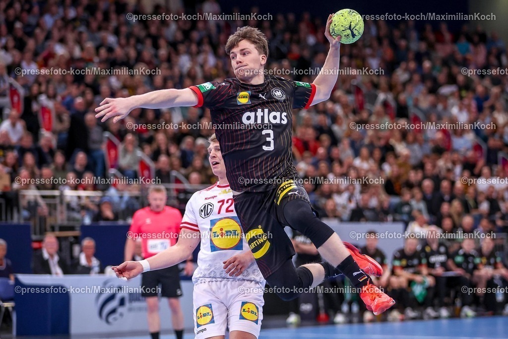DHB15032502017 | 15.03.2025, Handball Ländespiel, EM-Qualifikation, Deutschland - Österreich, ZAG Arena Hannover: Nils Lichtlein (GER #3) wirft den Ball auf das Tor