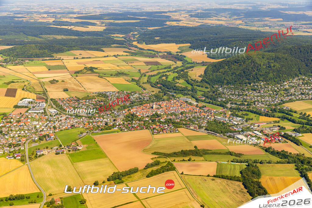 Luftbild der Stadt Zierenberg - Die Luftaufnahme wurde 2025 vom UL-Flugzeug heraus erstellt ( keine Drohne ) - Hochauflösende Luftaufnahme - für professionelle Ausdrucke geeignet. Die Geschenkidee !Hier alle&nbsp;Infos zur Lizenzierung der LuftaufnahmeWir fliegen auch dieses Jahr wieder in Ihre Region um Luftbilder zu erstellen.- Luftbild anfragen