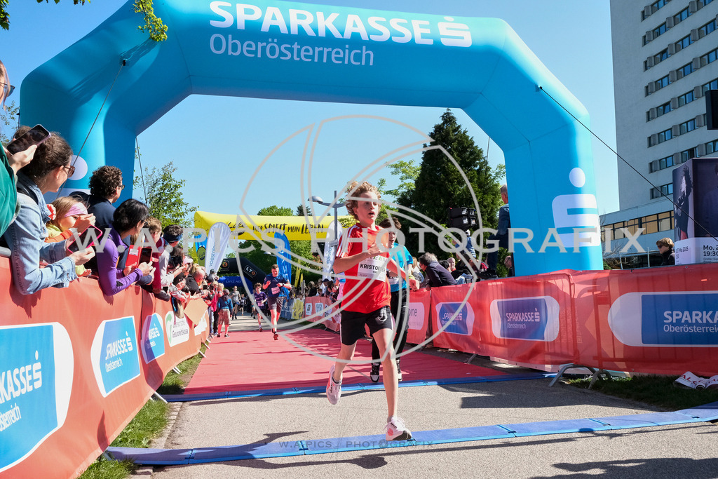 ..... | LINZ,AUSTRIA,27.April 24, Int. 3 Brückenlauf Linz  , Image shows: Photo: WAPICS / Michael ring