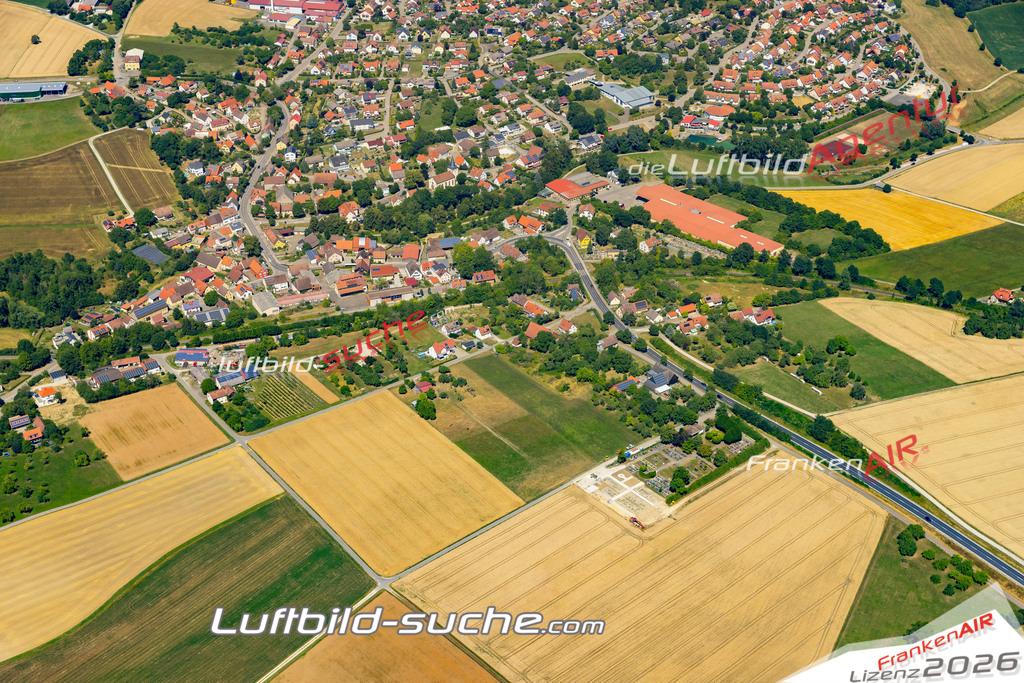 Aktuelles Luftbild von  Wallhausen - Die Luftaufnahme wurde 2022 mittels UL-Flugzeug erstellt ( keine Drohne ) - hochauflösende Kamera-Systeme von  Canon -Beste Qualität - Für grossformatige Ausdrucke geeignet. Die Geschenkidee !