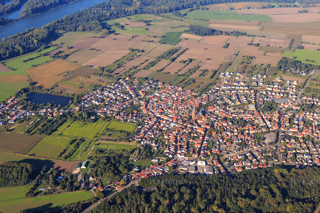 Luftbild: Ortsansicht aus Süden im Ortsteil Rheinsheim in Philippsburg im Bundesland Baden-Württemberg in Deutschland. Foto: IMG_072881.jpg vom 23.09.2014 durch Werner Riehm/FLY-FOTO.deAuflösung des Originals: 4660 x 3107 px