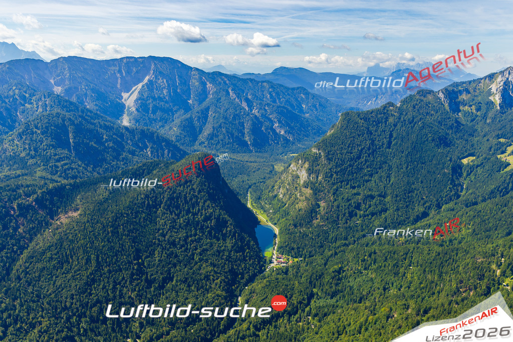 Luftaufnahme von Förchensee Ruhpolding Bild- Das Luftbild wurde 2025 vom UL-Flugzeug heraus erstellt ( keine Drohne ) - Hochauflösende Luftaufnahme -Nicht vergleichbar mit Google Maps oder Satelittenbilder- Die Geschenkidee !Mit Lizenz und Bildrechte bestellbar