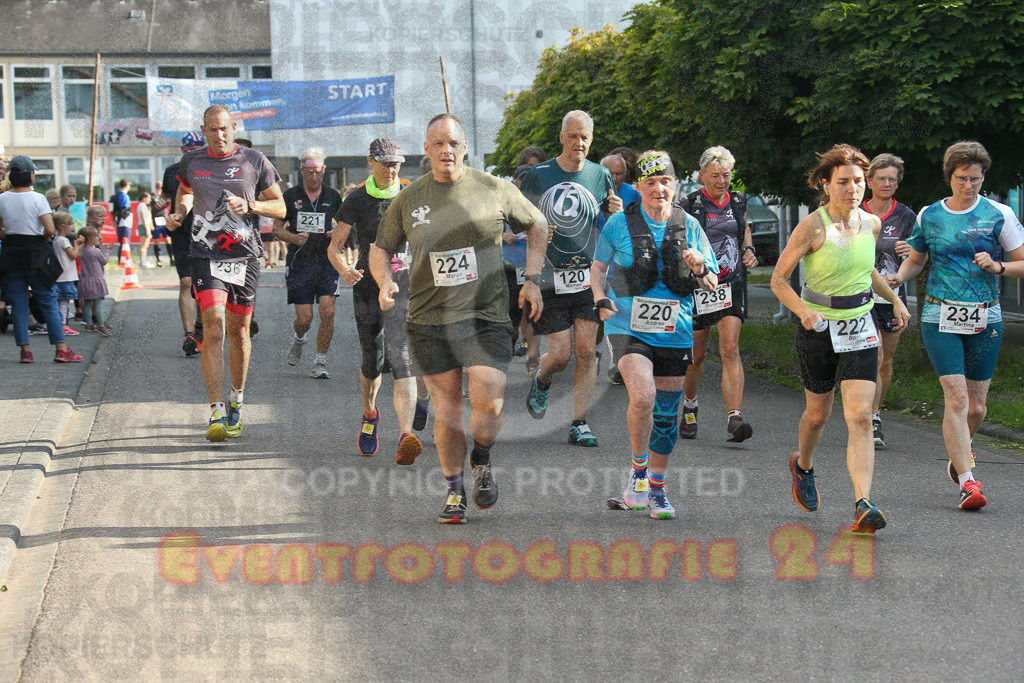 230804_1810_EX1_3768 | Sportfotografie im Rhein-Sieg Kreis, Köln, Bonn, NRW, Rheinland Pfalz, Hessen, etc. Unser Tätigkeitsfeld umfasst den Laufsport vom Volkslauf über den Marathon, Duathlon, Triathon bis zum Ultralauf wie Kölnpfad Ultra oder Schindertrail.