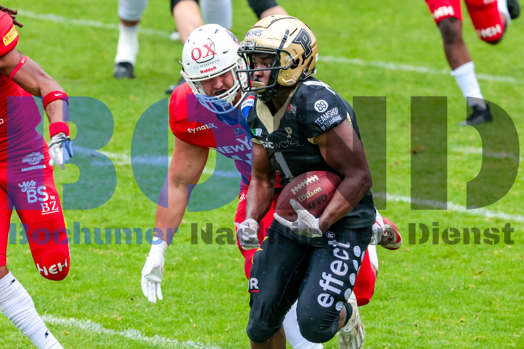 GFL: Paderborn Dolphins vs. New Yorker Lions{date} -  | {headline}(Foto: Sebastian Sendlak / BOND) - Realisiert mit Pictrs.com