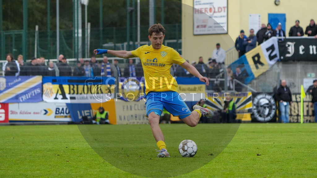 Fußball, Herren, Saison 2025/2026, Regionalliga Nordost, 11. Spieltag, FSV 63 Luckenwalde vs. FC Carl-Zeiss Jena, Samstag 05.10.2025, Werner-Seelenbinder-Stadion Luckenwalde, | Fußball, Herren, Saison 2025/2026, Regionalliga Nordost, 11. Spieltag, FSV 63 Luckenwalde vs. FC Carl-Zeiss Jena, Samstag 05.10.2025, Werner-Seelenbinder-Stadion Luckenwalde, Im Bild: Sofiene Jannene (Luckenwalde) - Realisiert mit Pictrs.com