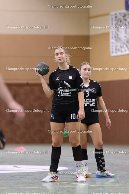 Handball I Juniorinnen I Saison 2026-2027 I Oberliga Schleswig-Holstein I 3. Spieltag I HSG Kalkberg 06 - TSV Bargteheide 030 | Lennya Putzig (10, HSG Kalkberg 06) - Realisiert mit Pictrs.com