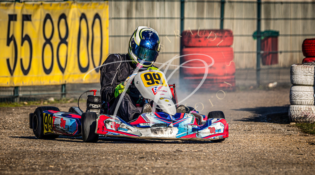 03E64266-8E7D-43FE-899C-EFA367F13C1C | traudl_s_fotos