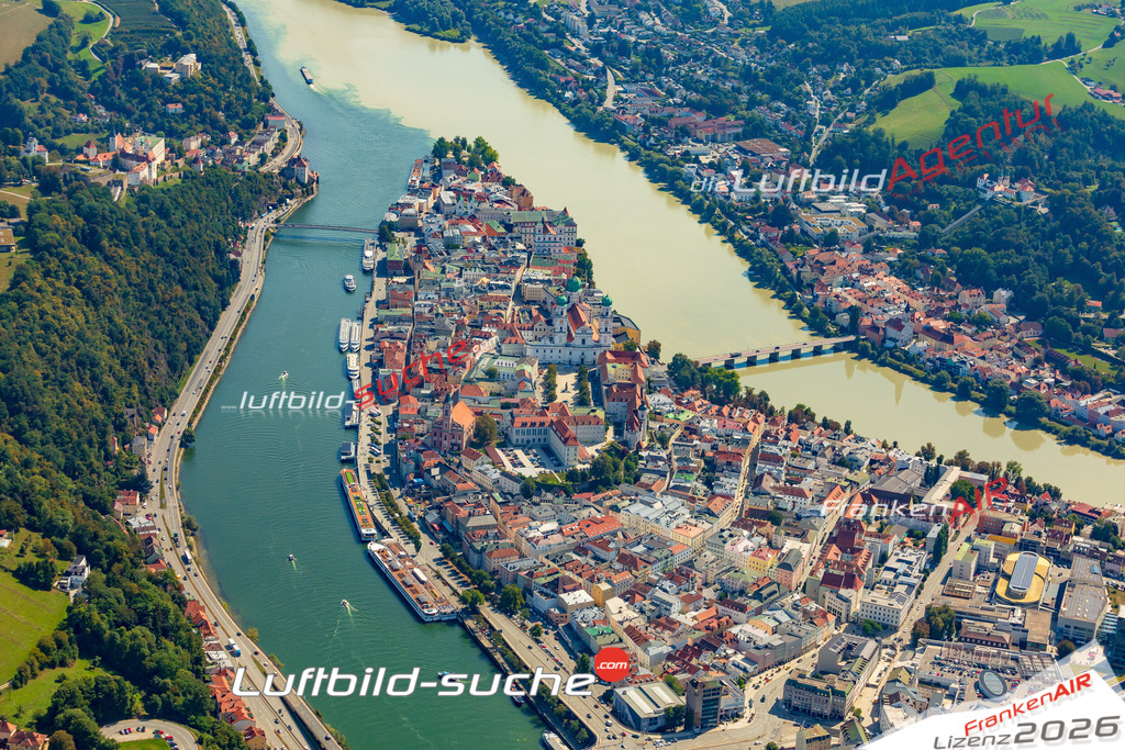 Luftaufnahme von  Passau - Die Luftaufnahme wurde 2025 vom UL-Flugzeug heraus erstellt ( keine Drohne ) - Hochauflösende Luftaufnahme - für professionelle Ausdrucke geeignet. Die Geschenkidee !Mit Lizenz und Bildrechte bestellbar