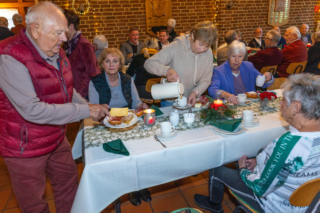 top-top.de 241127-026 | Foto, Video, Fotografie, Videografie, Fotobox, DJ, Discjockey, Musik, Musikbox, Veranstaltung, Photobooth, Amazon, Ebay, Buchtipp, Bestseller, Autor, Verlag, Buch, Wesel, Hamminkeln, NRW, Dinslaken, Rees, Drohne, Hochzeit, Party, Fotobox, Wesel, Fotograf