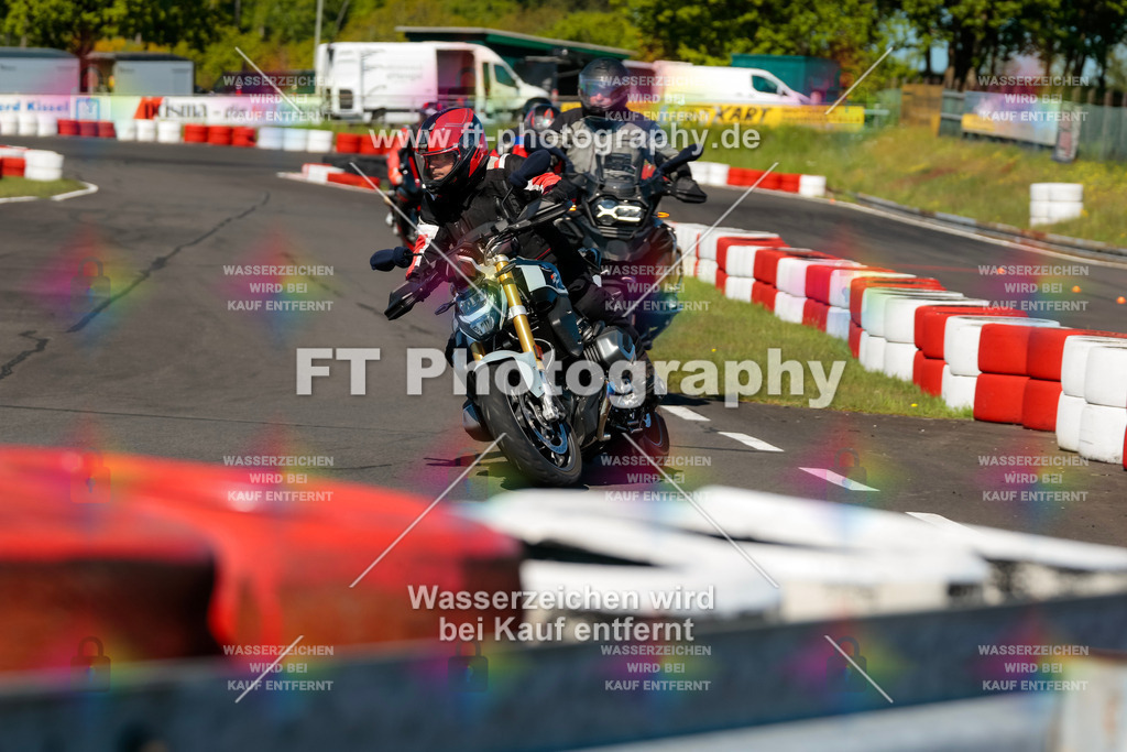 Moto-TeamOBK-21661 | Hier findet Ihr Bilder von Touristenfahrten auf der Nürburgring Nordschleife oder von anderen Veranstaltungen die ich besucht habe. Viel Spass beim Durch Schauen 