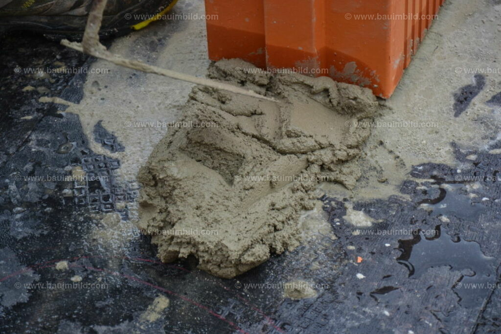 bib-lg07-mauerarbeiten-0004 | Nach LV-Leistungsgruppen sortierte Detailfotos über den Bau eines Hauses. Alle Hausbau-Bilder direkt vom Urheber und Autor der Website Haus-Selber-Bauen.com