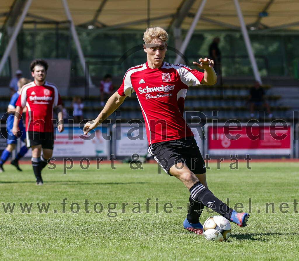 2023-09-16_024_SG_Markt_Schwaben_gegen_ASV_Glonn | Markt Schwaben, Deutschland, 16.09.2023:
Fußball, Kreisklasse 2023 / 2024, 5. Spieltag, (SG) Markt Schwaben gegen ASV Glonn, Endergebnis: 3:0

Maximilian Wagner (SG Markt Schwaben, #5)

Foto: Christian Riedel / fotografie-riedel.net