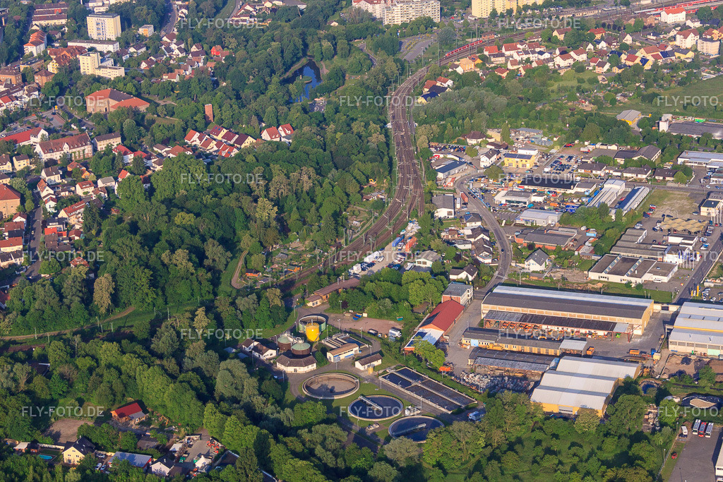 Bahngleise und Kläranlage am Alten Hafen | Luftbild: Bahngleise und Kläranlage am Alten Hafen in Germersheim im Bundesland Rheinland-Pfalz in Deutschland. Foto: IMG_64904.jpg vom 18.05.2014 durch Werner Riehm/FLY-FOTO.de - Realisiert mit Pictrs.com