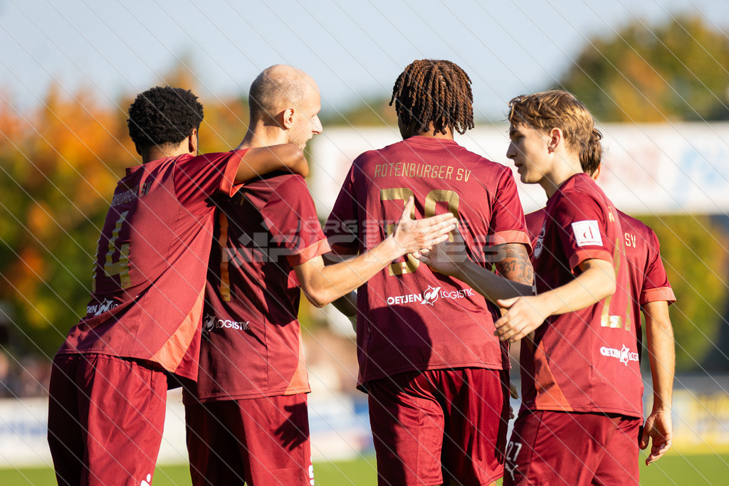 20250928_Picselweb-Fotografie_1R3_2580 | Spielszenen aus dem Spiel VfL Güldenstern Stade - Rotenburger SV. Ergebnis 0:3 - Realisiert mit Pictrs.com