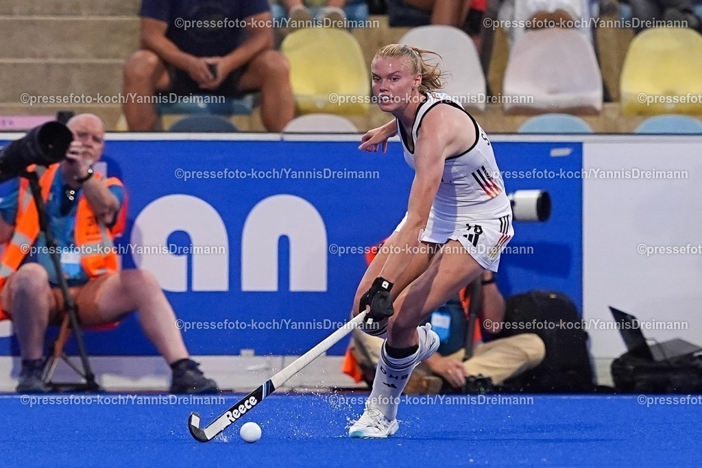 xydrx11082503083 | 11.08.2025, xydrx, Frauen EuroHockey Championship 2025, Gruppenphase, Gruppe A, Deutschland - Niederlande, Sparkassenpark Mönchengladbach: Lilly Stoffelsma (GER #18)