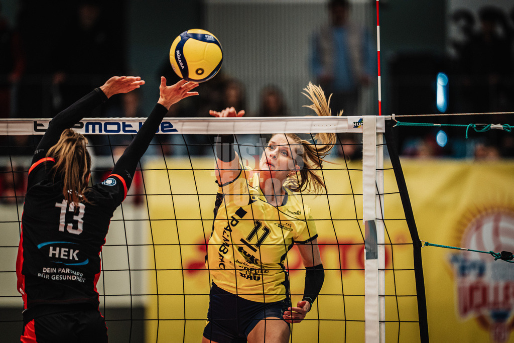 Volleyball | Frauen | Saison 2025/2026 | Volleyball Bundesliga | ETV Hamburger Volksbank Volleys vs. SSC Palmberg Schwerin | 17.01.2026 | Annegret Hölzig (#11, SSC Palmberg Schwerin) beim Angriff