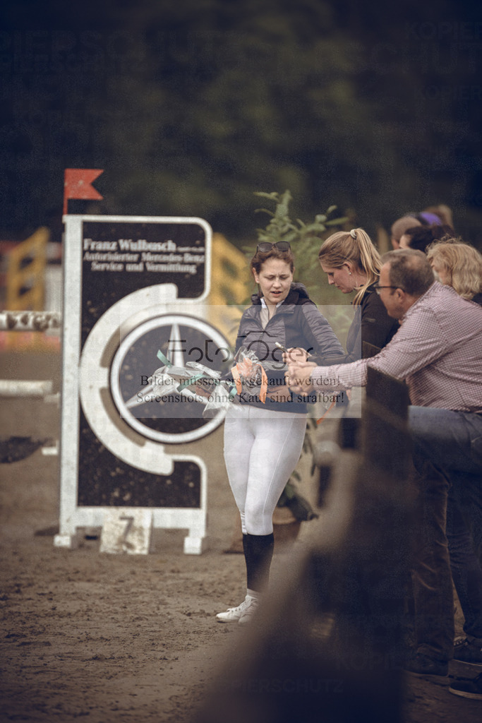 20240530-DOS_5210 | Entdecke hochwertige Reitturnierfotos von Foto Oger. Professionell, emotional und authentisch – jetzt Lieblingsmomente im Shop bestellen.Deutschlandweite Turnierfotografie. - Realisiert mit Pictrs.com