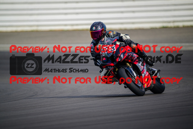 MaZZes_Fotomatrix_20250421_6007705_1307 | ROT