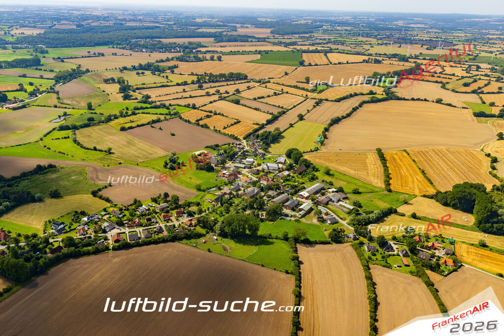 Schrägluftbild    Grömitz - Das Luftbild wurde 2025 vom UL-Flugzeug heraus erstellt (ohne Drohne- keine Drohnenaufnahme ) - Hochauflösende Luftaufnahme -Nicht vergleichbar mit Google Maps oder Satelittenbilder- Die Geschenkidee !Mit Lizenz und Bildrechte bestellbar