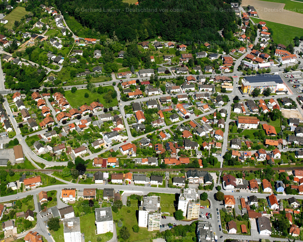 2600337 | BURGHAUSEN 09.06.2006 Stadtansicht des Innenstadtbereiches  in Burghausen im Bundesland Bayern, Deutschland // City view on down town  in Burghausen in the state Bavaria, Germany Foto: Gerhard Launer