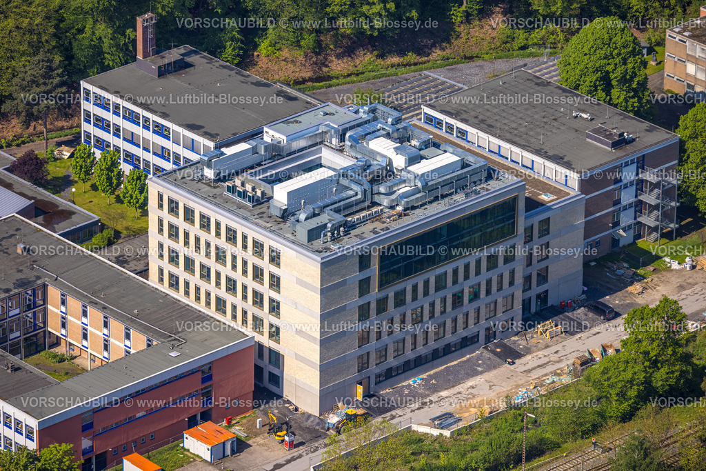 Arnsberg230500339 | Luftbild, Baustelle und Neubau Berufskolleg Berliner Platz, Projekt Schulneubau, Hüsten, Arnsberg, Sauerland, Nordrhein-Westfalen, Deutschland